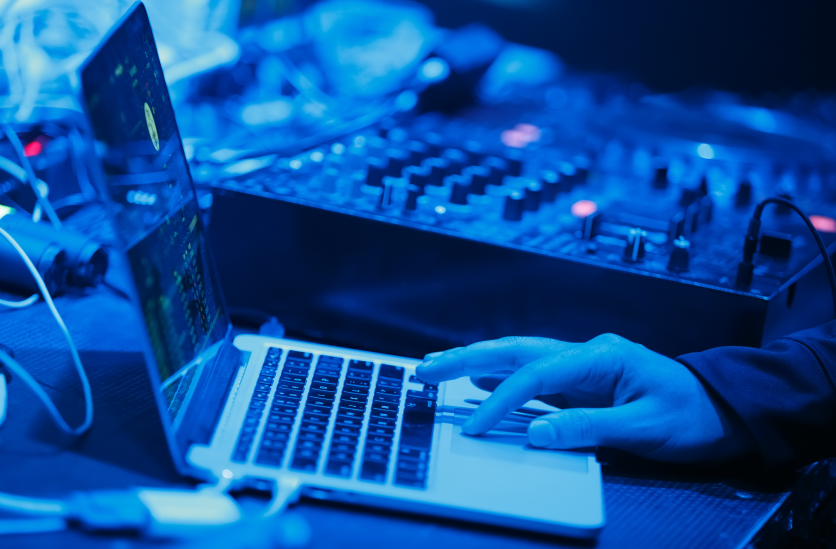 mise en place du DJ Virtuel loué à locason 64 lors d'un mariage à Pau